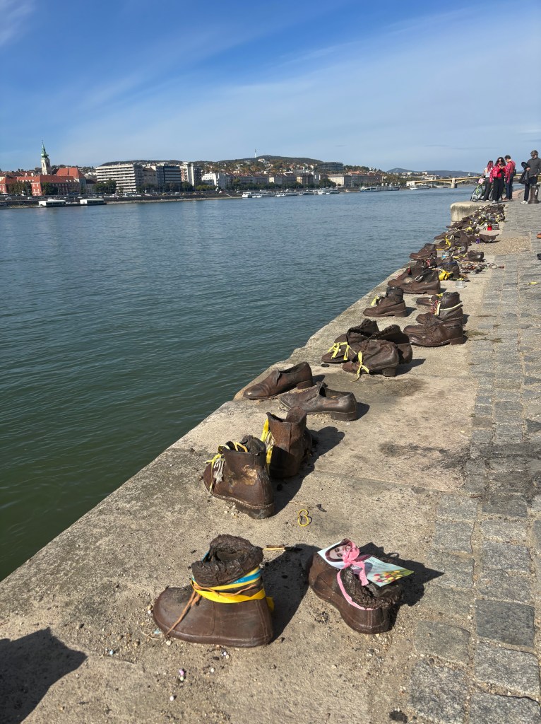 Budapest shoes memorial